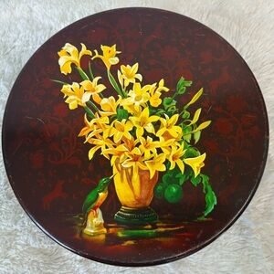 Vintage MCM Round Sewing Metal 10” Tin Hummingbird and Yellow Lilies